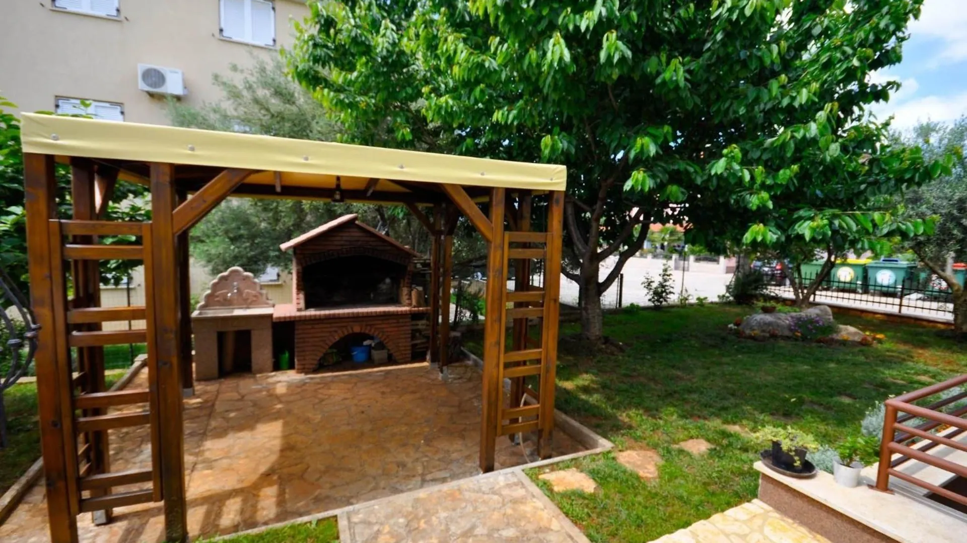 Apartment Ferienwohnung Fuer 2 Personen 30 M2 In Novigrad, Istrien Karpinjan