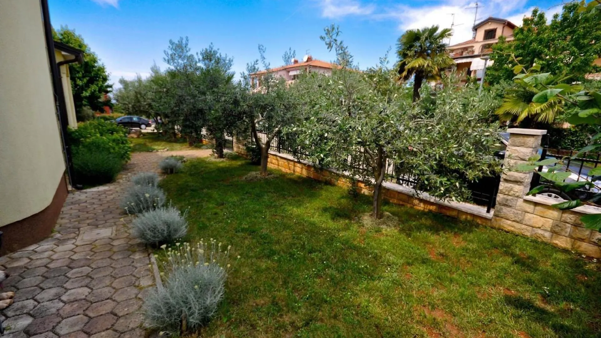Apartment Ferienwohnung Fuer 2 Personen 30 M2 In Novigrad, Istrien Karpinjan